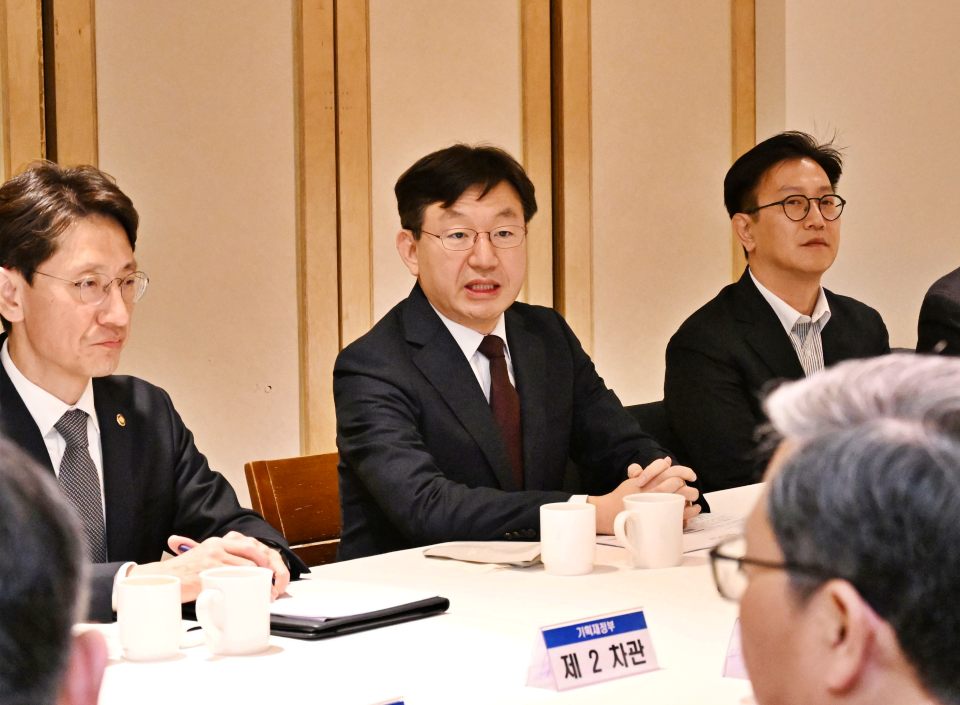 성태윤 대통령실 정책실장이 재정 현안 관련 관계 부처 차관 간담회에서 발언 중이다.(2024.3.14) / 사진.대한민국 대통령실