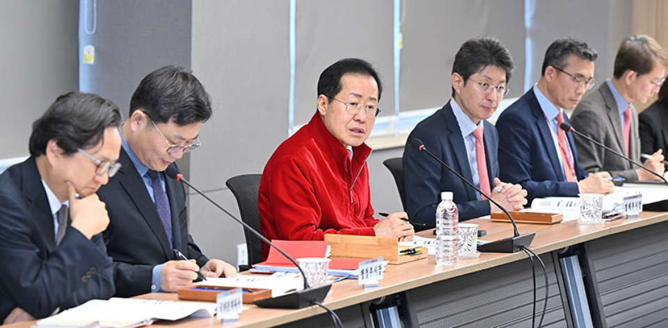 홍준표 대구시장이 간부회의에서 발언하고 있다.(2024.4.8) / 사진 출처. 대구시