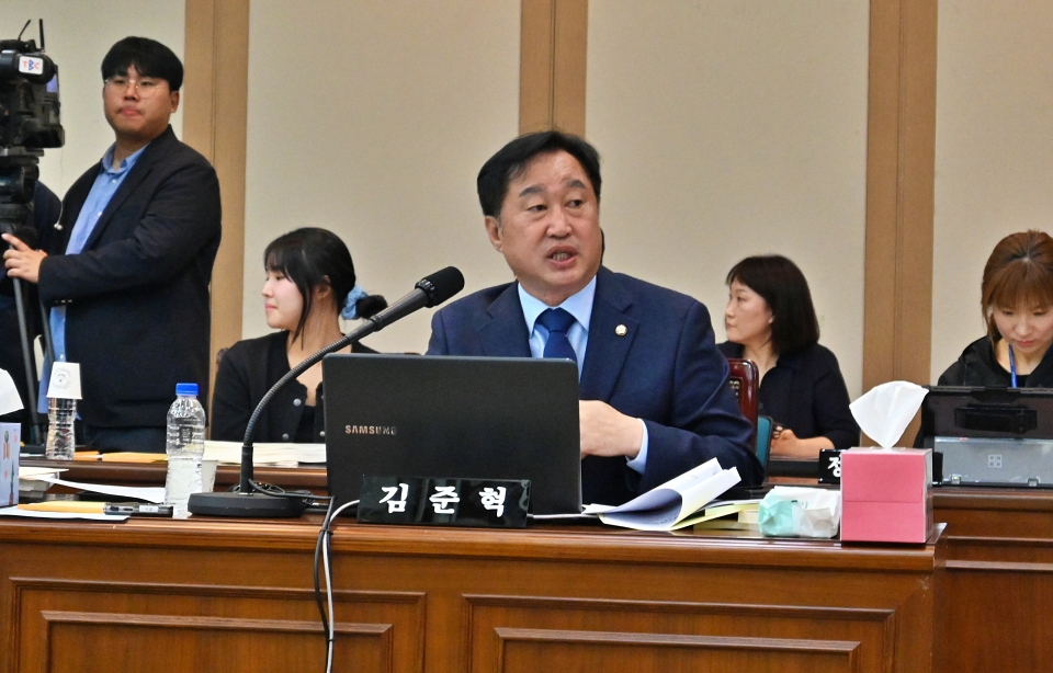 더불어민주당 김준혁 의원이 경북대에서 열린 대구시교육청 국정감사에서 발언하고 있다.(2024.10.17) / 사진.평화뉴스 정준민 기자