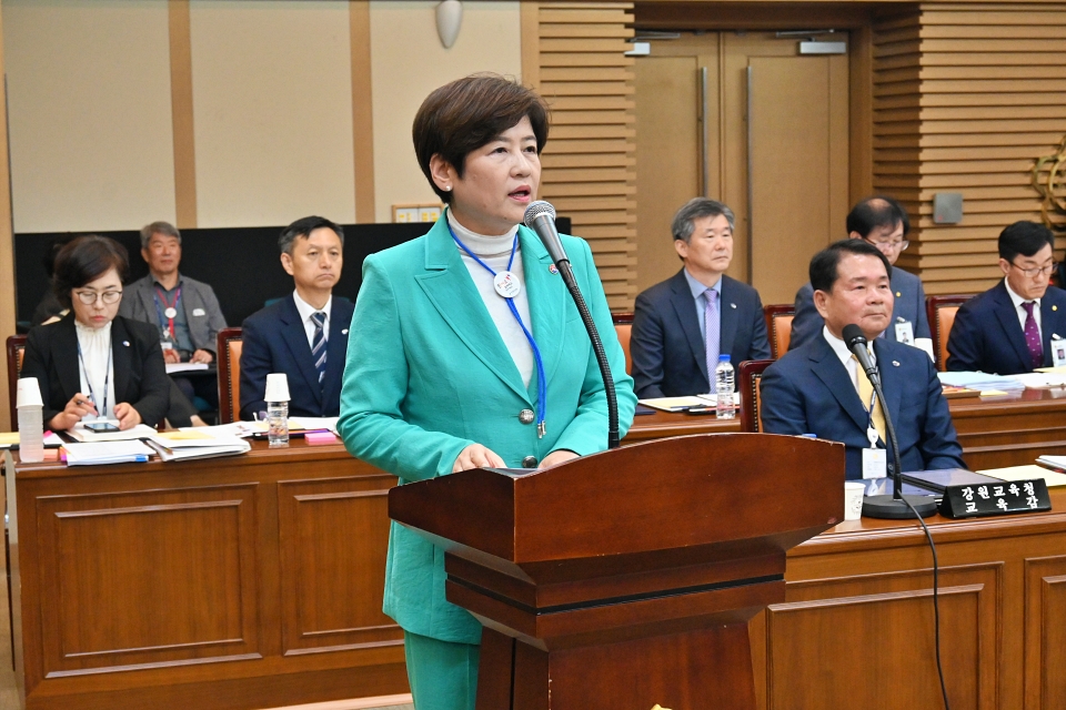 강은희 대구시교육감이 국정감사에서 업무보고 중이다.(2024.10.17) / 사진.평화뉴스 정준민 기자