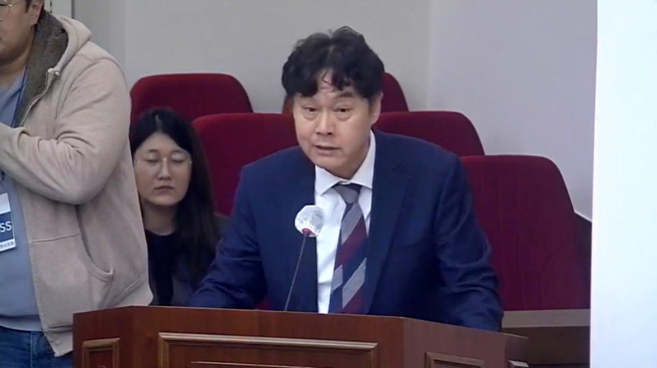 박희준 대구경북행정통합추진단장이 대구시의회 기획행정위원회 행정사무감사에서 업무 보고를 하고 있다.(2024.11.11) / 사진.대구시의회