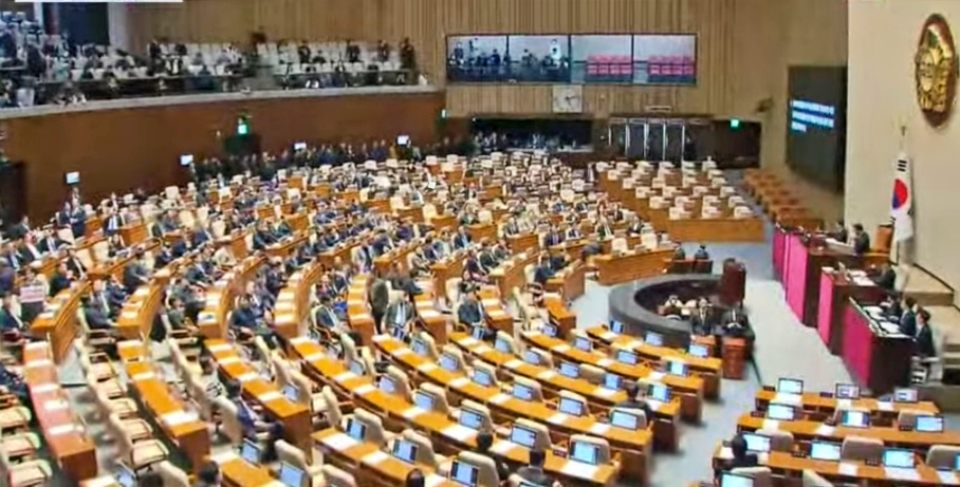 윤석열 대통령 탄핵안 표결 국회 본회의장(2024.12.7) / KBS 화면 캡쳐