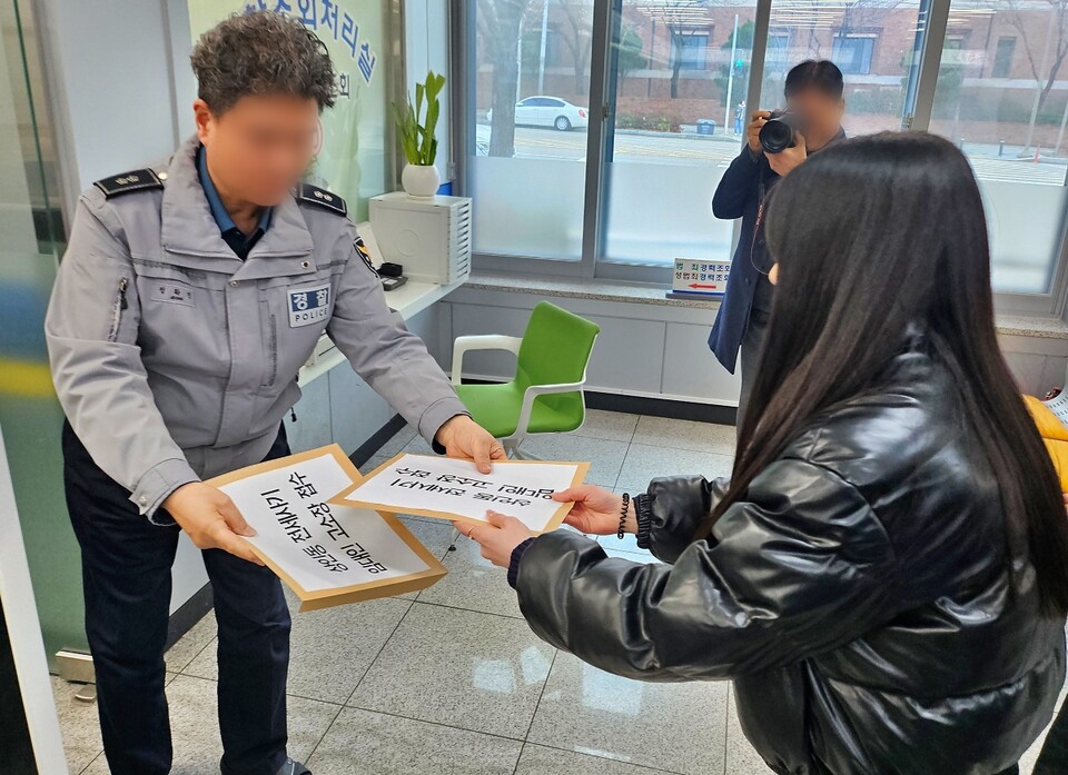 대구 달서구 상인동 전세 사기 피해자들이 경찰에 고소장을 접수하고 있다.(2025.3.6) / 사진.평화뉴스 정준민 기자