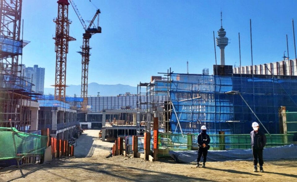 하청노동자가 숨진 대구 달서구 공사 현장이 작업중지 명령에 의해 멈췄다.(2022.10.26) / 사진.평화뉴스 김영화 기자