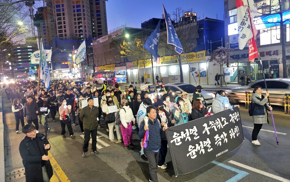 '윤석열 구속, 윤석열 파면, 국힘당 해체 시민대행진'(2025.3.10) / 사진.평화뉴스 정준민 기자