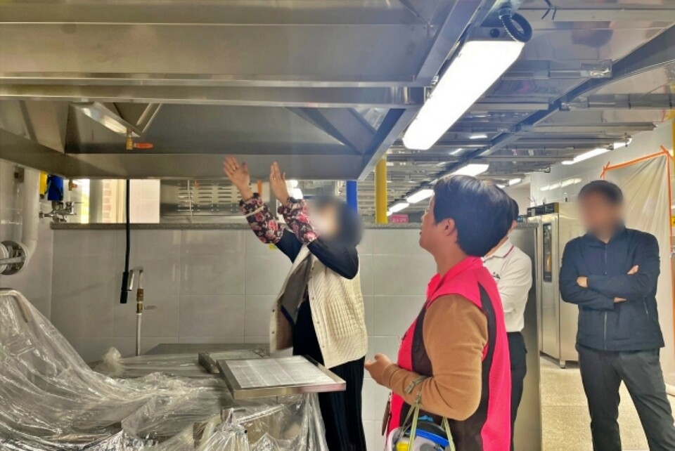 대구 A중학교 후드 고장...현대화 재공사 중(2023.11.2) / 사진.전국학교비정규직노조 대구지부