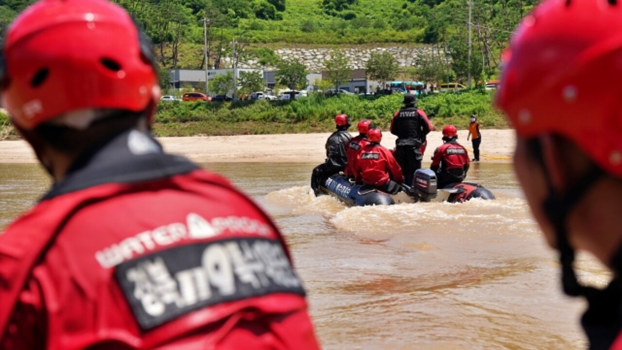 예천에서 실종자를 찾던 해병대원이 급류에 흽쓸려 실종돼 수색 중이다.(2023.7.19) / 사진.경북재난대책본부