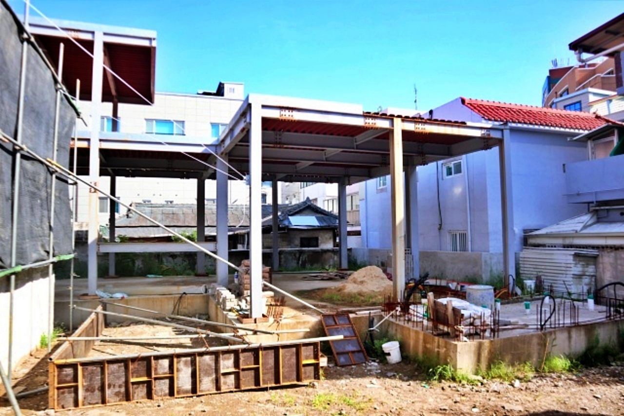 대구 북구 대현동 이슬람사원 공사 현장이 완공되지 않은채 방치돼 있다.(2022.8.22) / 사진.평화뉴스 김영화 기자