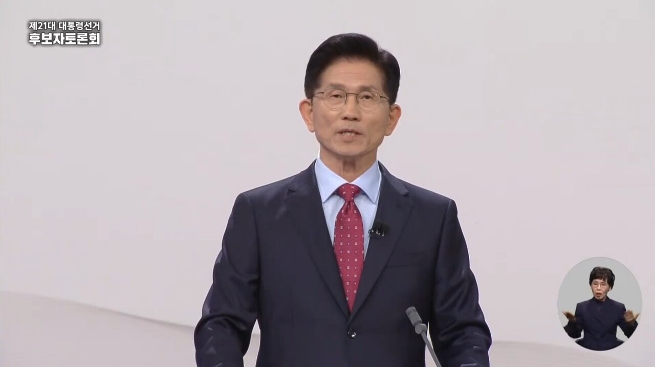 국민의힘 김문수 후보가 "규제 혁파"를 주장하고 있다.(2025.5.18) / 화면 캡쳐.중앙선거방송토론위원회