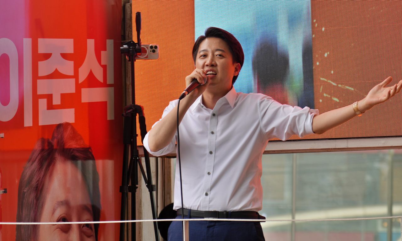 기호 4번 개혁신당 이준석 후보가 마지막 유세를 경북 경산시 영남대 앞에서 펼치며 연설을 하고 있다.(2025.6.2) / 사진.개혁신당 중앙선대위 