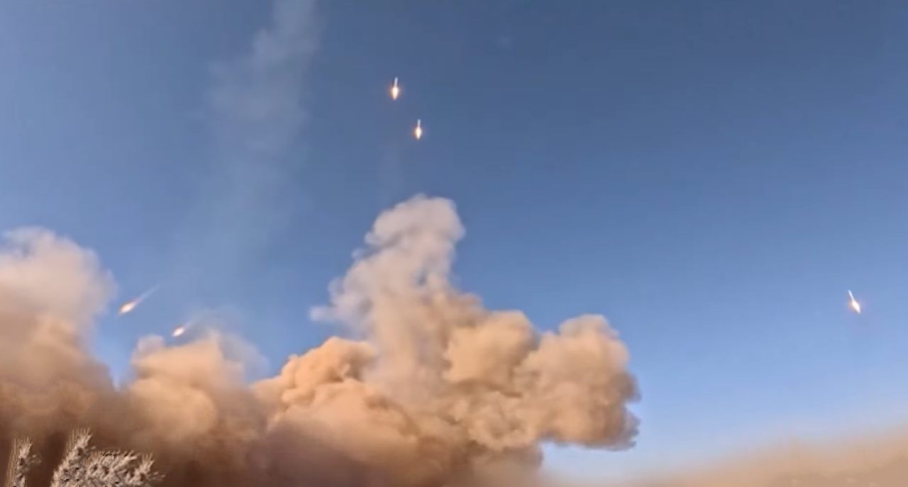 트럼프 "미국 이란 핵 시설 3곳 공격 성공" 공습 모습 / 자료 사진.KBS 2025년 6월 22일자 보도