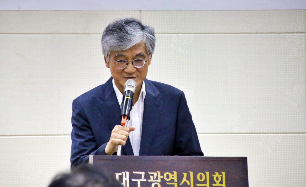 홍덕률 의정참여단 공동단장이 발대식에서 발언을 하고 있다.(2025.7.14) / 사진.평화뉴스 김영화 기자