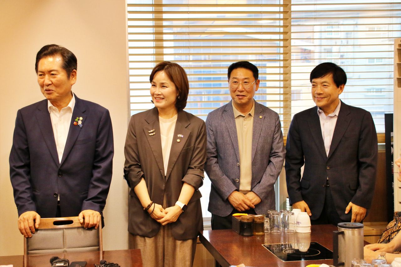 정청래, 임오경, 김영환, 이성윤 국회의원이 대구 간담회 자리에 함께했다.(2025.7.14) / 사진.평화뉴스 김영화 기자