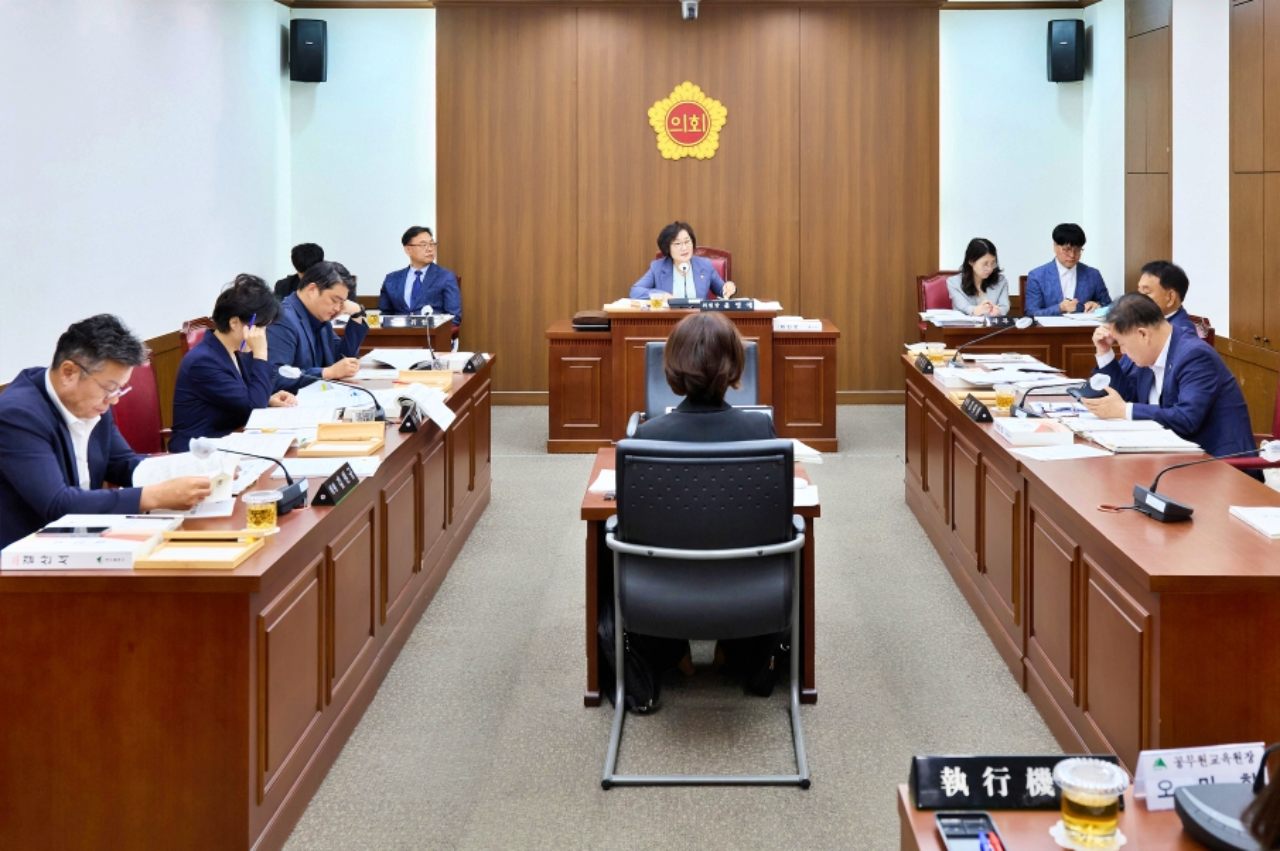 대구시의회 기획행정위원회 제317회 정례회 제1차 안검심사에서 윤영애 기획행정위원장이 회의를 주재하고 있다. (2025.6.12) / 사진.대구시의회 