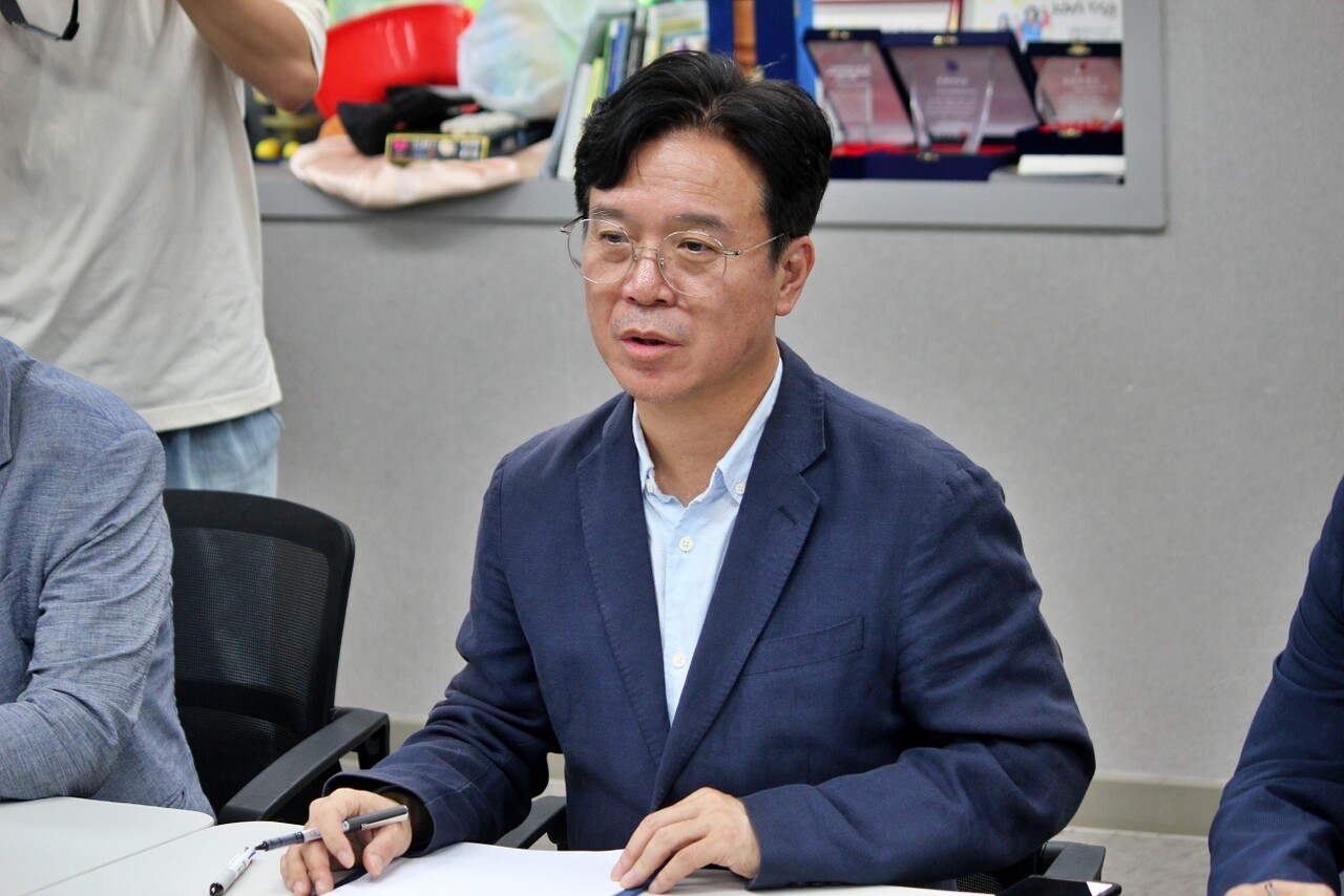 김영훈 노동부 장관이 간담회에서 모두발언 중이다.(2025.7.26) / 사진.평화뉴스 정준민 기자