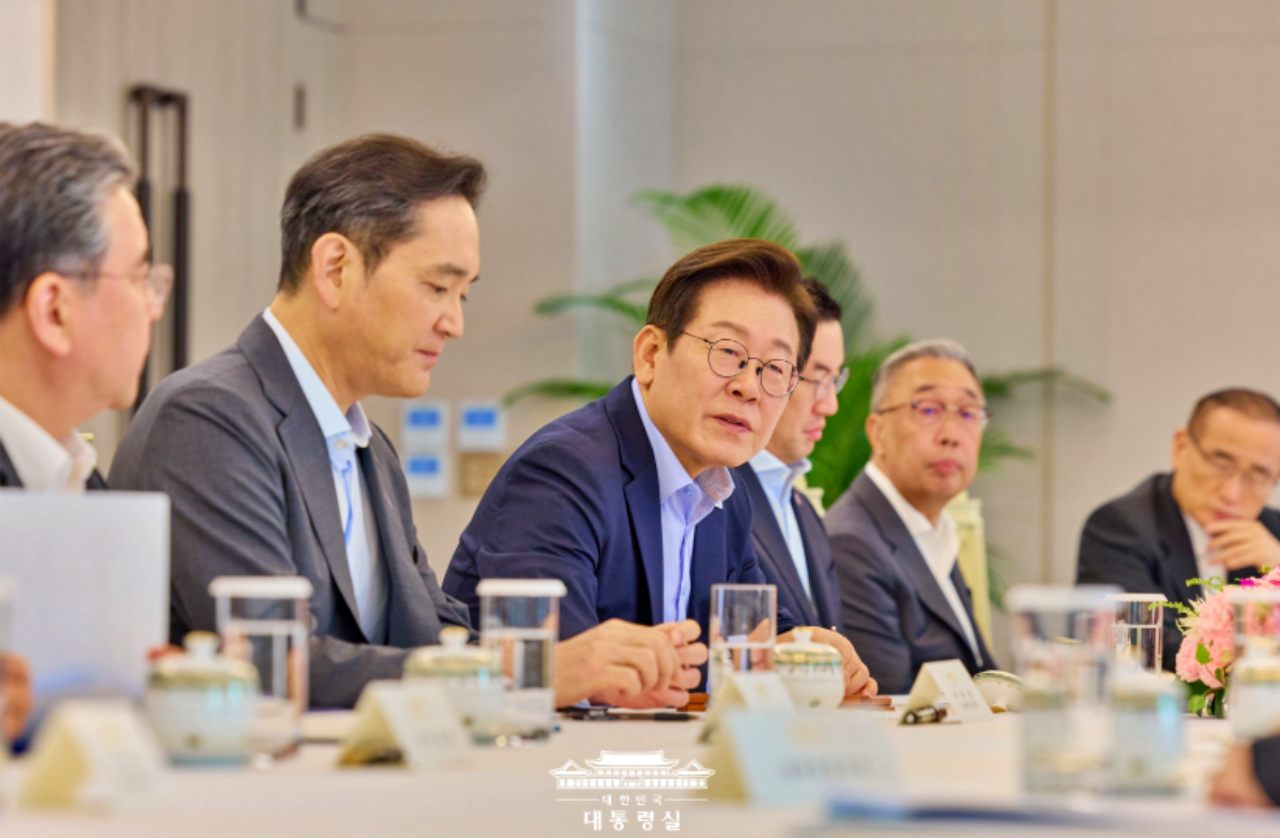 이재명 대통령이 서울 용산 대통령실 청사에서 열린 미일 순방 동행 경제단체 및 기업인 간담회에서 발언하고 있다.(2025.8.19) / 사진.대통령실