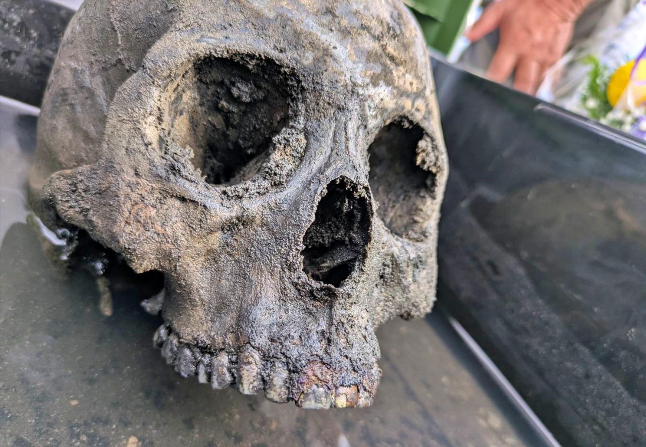 일본 야마구치현 우베시 조세이탄광에서 수몰사고로 숨진 희생자의 두개골이 발견됐다.(2025.8.26)  / 사진.일본 시민단체 새기는회