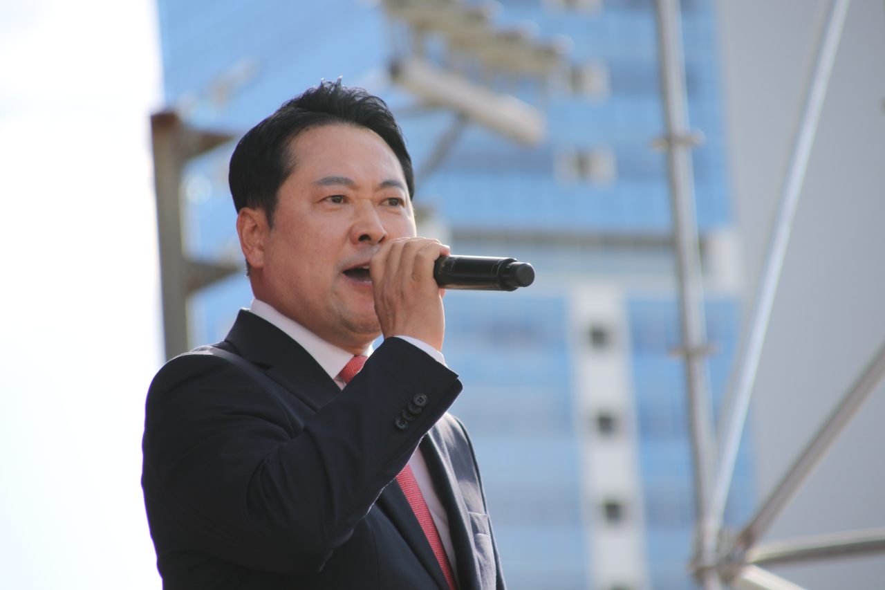 "이재명 정부 야당 탄압 중단하라" 장동혁 국민의힘 대표가 동대구역 집회 무대에 올라 이재명 대통령을 규탄하고 있다.(2025.9.21) / 사진.평화뉴스 김영화 기자