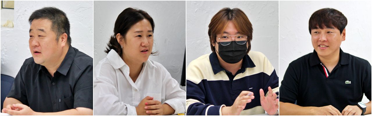 (왼쪽부터) 원영민, 허미연, 김재환, 정태운 위원이 평화뉴스의 지난 한 달간의 보도와 편집 방향에 대해 논의 중이다.(2025.9.23) / 사진.평화뉴스 정준민 기자 