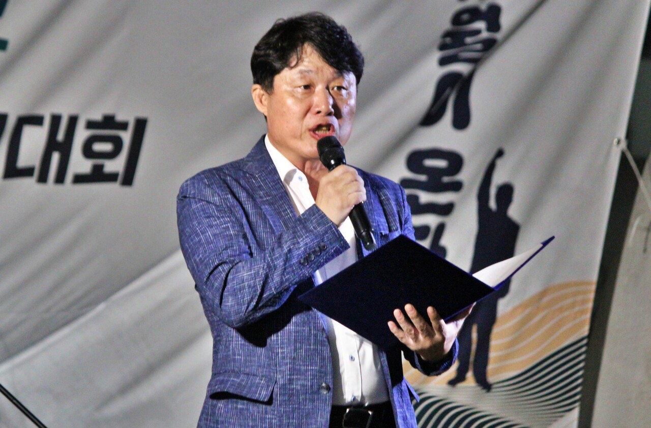 임성종 10월항쟁시민연대 상임대표가 이재명 정부에 "10월항쟁 특별법 제정, 국가기념일 지정"을 촉구했다.(2025.9.30) / 사진.평화뉴스 정준민 기자