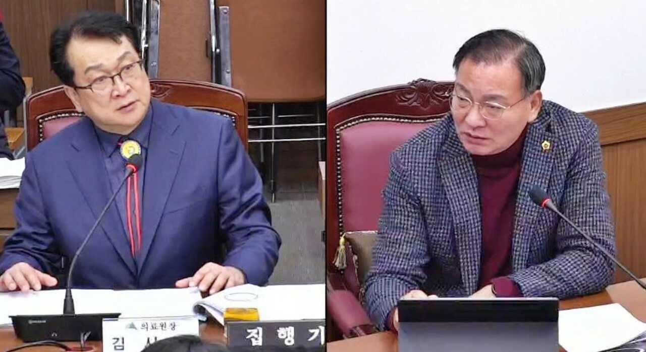 대구의료원 행정사무감사...(왼쪽부터) 김시오 대구의료원장, 하중환 대구시의원(2025.11.12) / 화면 캡처.대구시의회 영상회의록