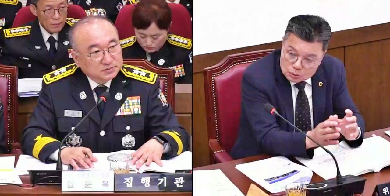 대구시의회 기획행정위원회 행정사무감사...(왼쪽부터) 엄준욱 대구소방본부장, 김원규 대구시의원(2025.11.14) / 화면 캡처.대구시의회 회의영상