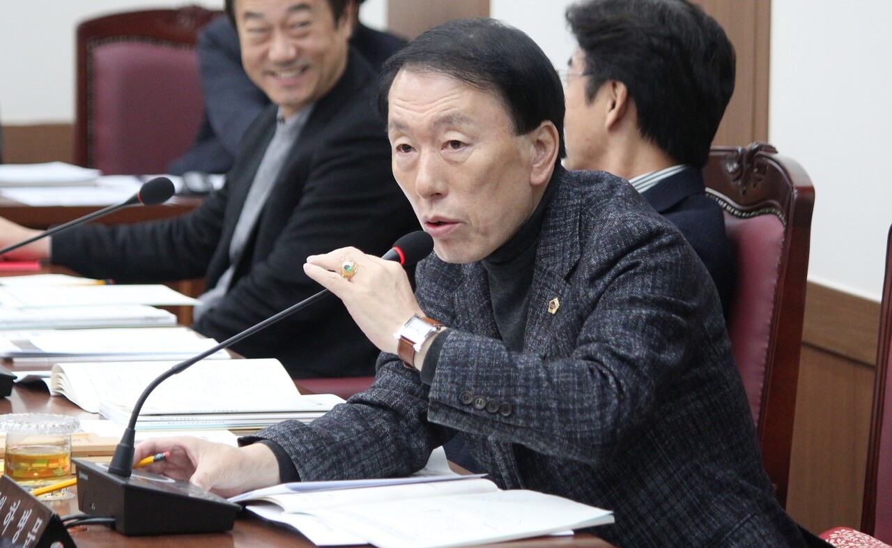 ​하병문 대구시의원이 대구시 공보관에 대한 행정사무감사에서 질의하고 있다.(2025.11.19) / 사진.평화뉴스 정준민 기자