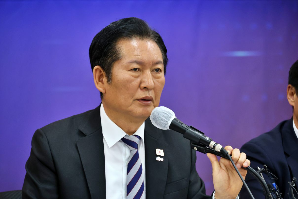 정청래 민주당 대표가 대구에서 열린 최고회의에서 발언을 하고 있다.(2025.11.19.민주당 대구시당 김대중홀) / 사진.평화뉴스 김영화 기자